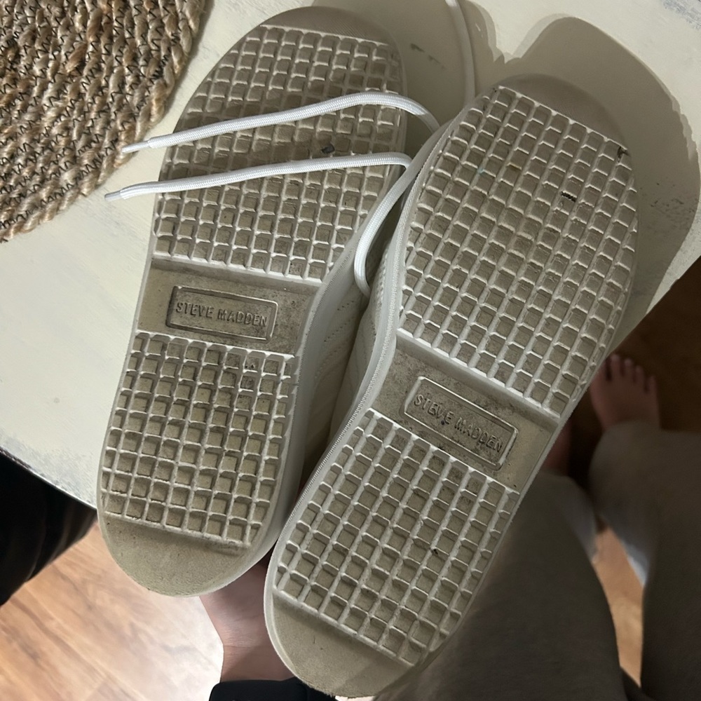 Steve Madden white sneakers - Picture 5 of 5